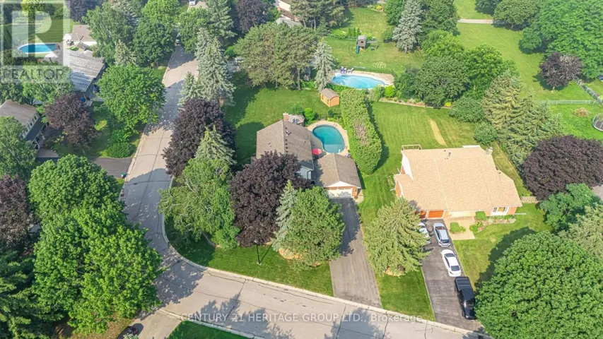 25 GRANT COURT, East Gwillimbury (Queensville), Ontario L9N0Z3