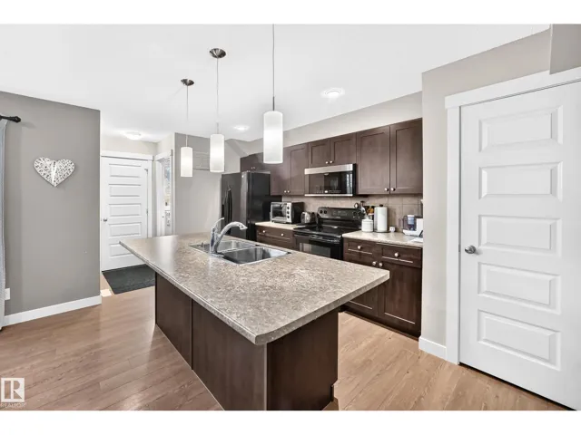 466 CHAPPELLE DR SW, Edmonton, Alberta T6W2B3