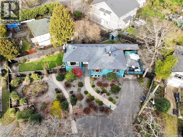 3771 Winston Cres, Saanich, British Columbia V8X1S2