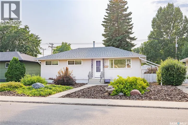 2808 Clarence AVENUE S, Saskatoon, Saskatchewan S7J1M8
