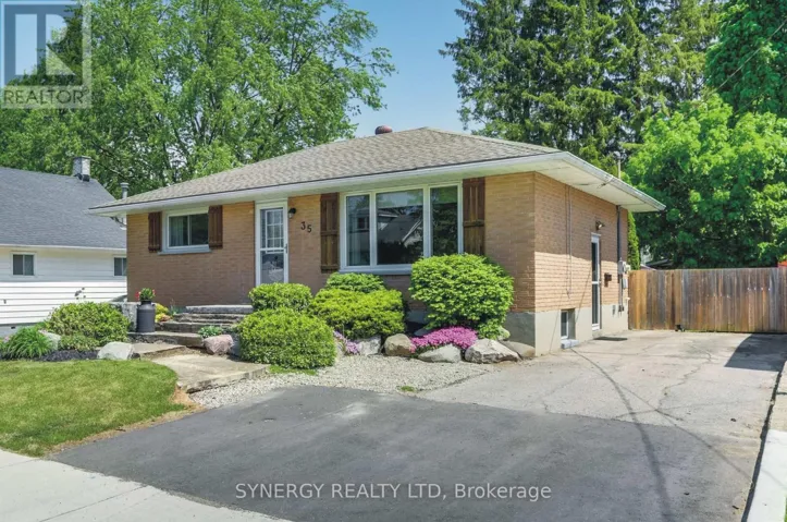 35 QUEEN STREET, Strathroy-Caradoc (SE), Ontario N7G2H5