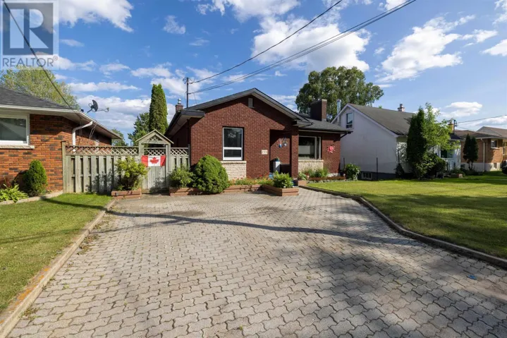 159 Ruttan ST, Thunder Bay, Ontario P7A5E4