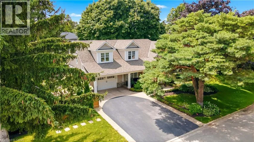 330 CAMELOT Court, Burlington, Ontario L7L2G3