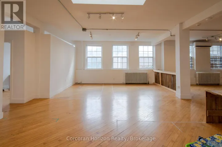 323 KING STREET E, Hamilton (Beasley), Ontario L8N1C1