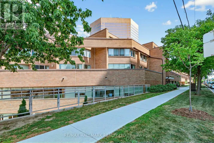102 - 3 DUPLEX AVENUE, Toronto (Newtonbrook West), Ontario M2M4G6