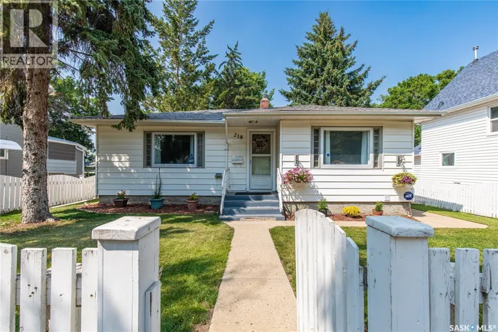 218 Coteau STREET W, Moose Jaw, Saskatchewan S6H5C7