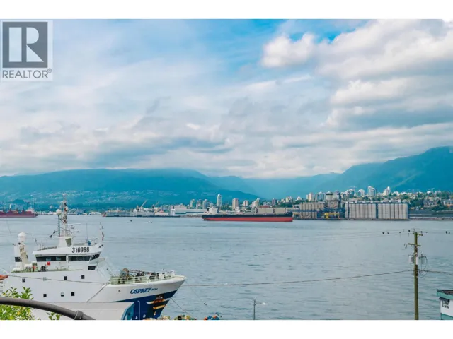 2385 WALL STREET, Vancouver, British Columbia V5L1B8