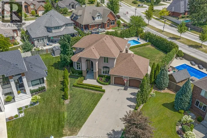 1060 WOODLAND CRESCENT, Lakeshore, Ontario N0R1A0