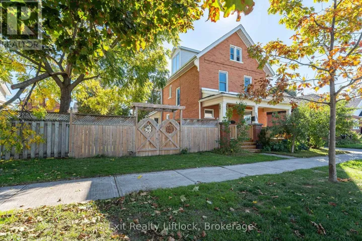 251 PRINCE STREET, Peterborough (Town Ward 3), Ontario K9J2A6