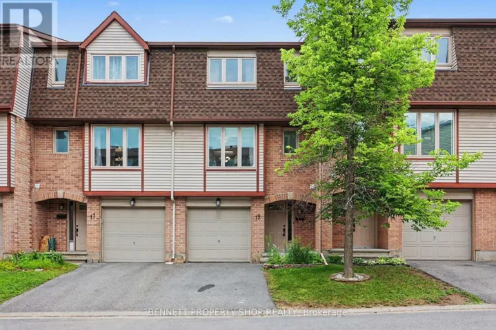 19 LIGHTFOOT PLACE, Ottawa, Ontario K2L3M6