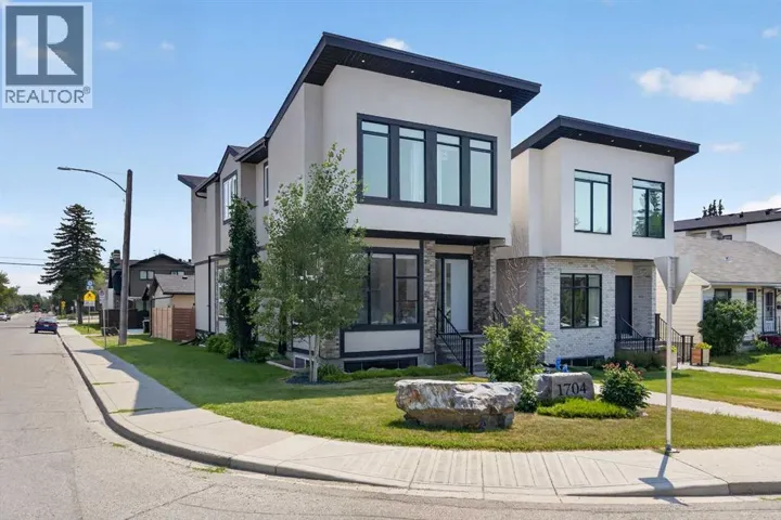 1704 26A Street, Calgary, Alberta T3C1L1