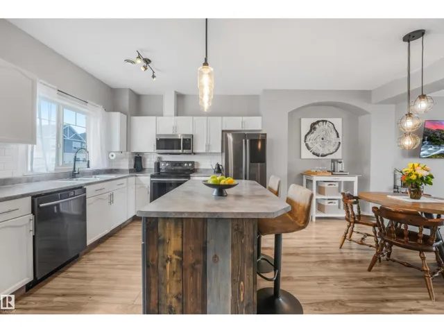 #33 3010 33 AV NW, Edmonton, Alberta T6T0C3