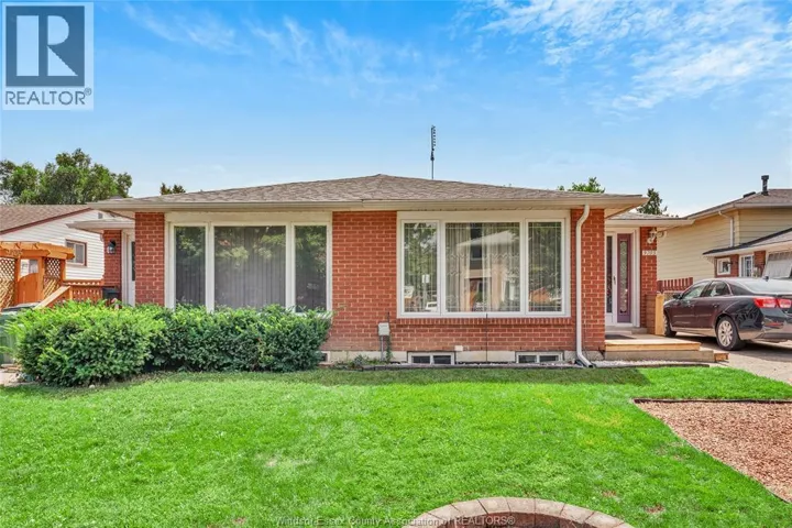 9703 MELVILLE, Windsor, Ontario N8R1B4