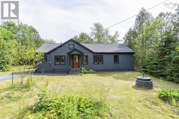 5 Hubley Mill Lake Road, Upper Tantallon, Nova Scotia B3Z1E7