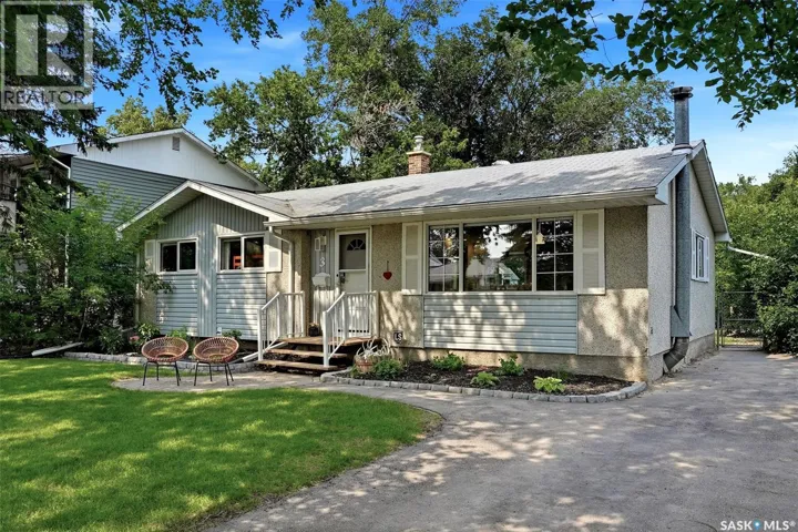 3 Woodlawn PLACE, Regina, Saskatchewan S4S5M9