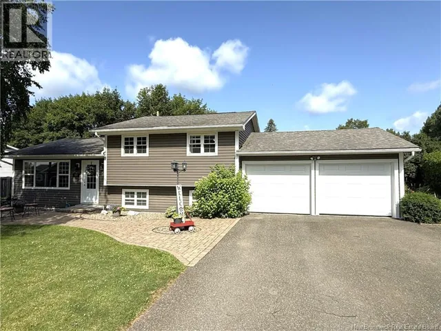 102 Scott Street, Woodstock, New Brunswick E7M2P9