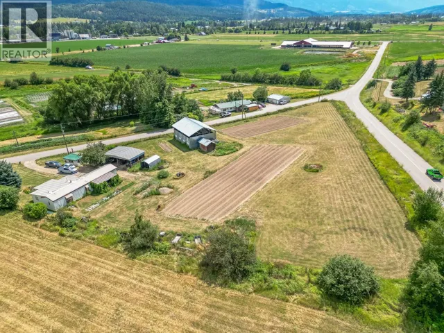 10 Old Sicamous Road, Grindrod, British Columbia V0E1Y0