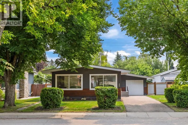 38 Westwood Drive SW, Calgary, Alberta T3C2V7