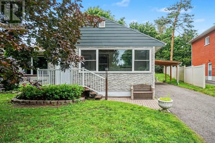 1839 HUTTON AVENUE, Ottawa, Ontario K1G1M1