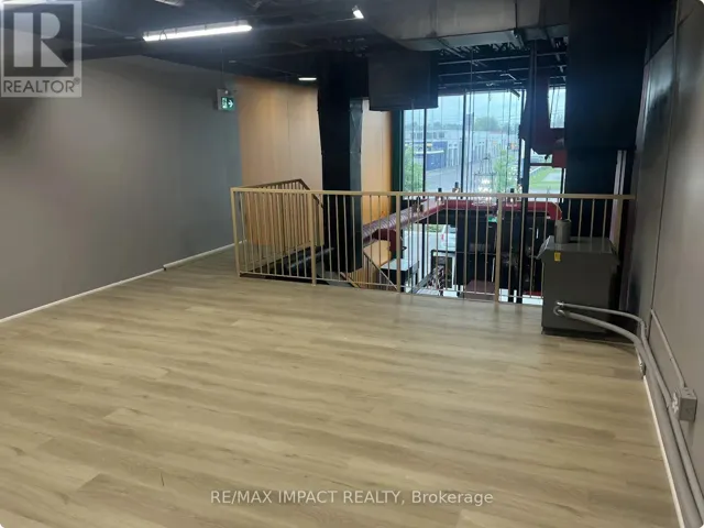 2-MEZ - 530 SPEERS ROAD, Oakville (QE Queen Elizabeth), Ontario L6K2G3