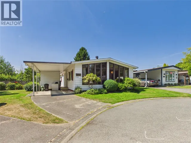 9320 Trailcreek Dr, Sidney, British Columbia V8L4M6