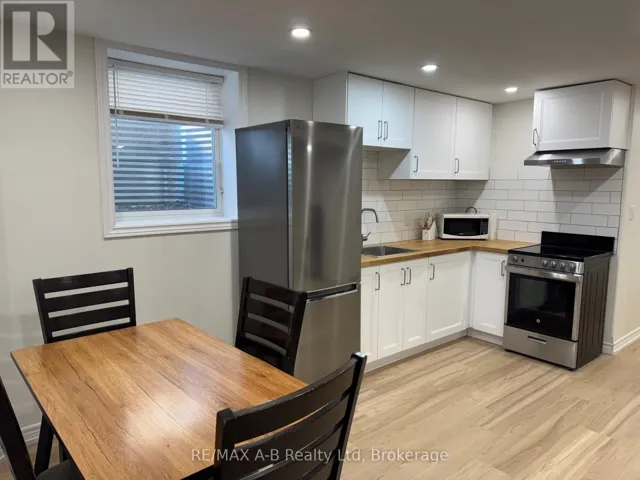 LOWE UNIT - 1522 CAEN AVENUE, Woodstock (Woodstock - North), Ontario N4T0J8