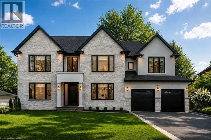 102 CUMMING Court, Ancaster, Ontario L9G1V3