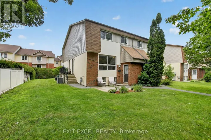 34A FORESTER CRESCENT, Ottawa, Ontario K2H8Y2