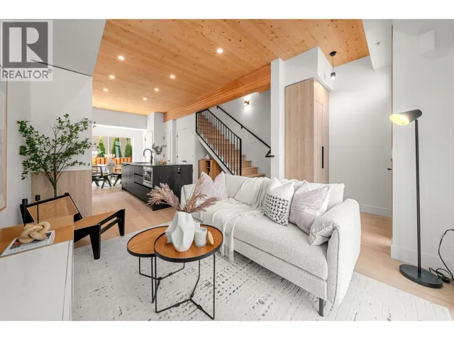 4170 COLUMBIA STREET, Vancouver, British Columbia V5Y2J6