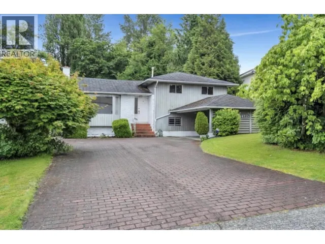 4936 BARKER CRESCENT, Burnaby, British Columbia V5G3G5
