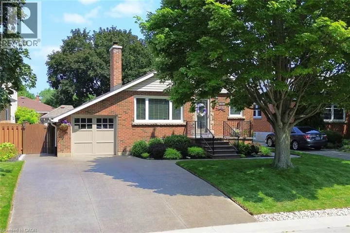 16 GRANT Boulevard, Hamilton, Ontario L9H4L6