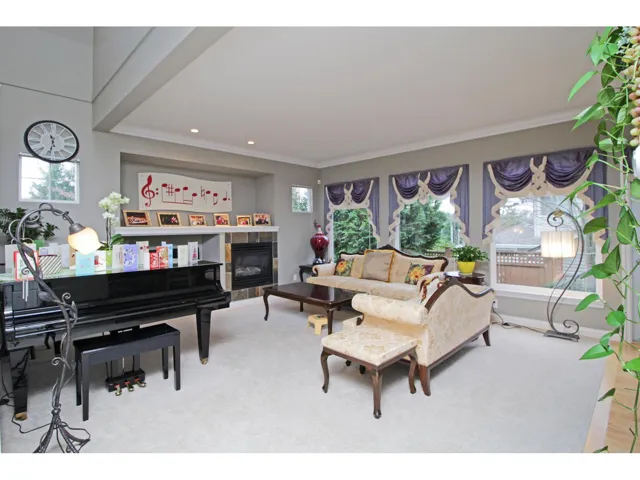 3303 148A STREET, Surrey, British Columbia V4P3R2