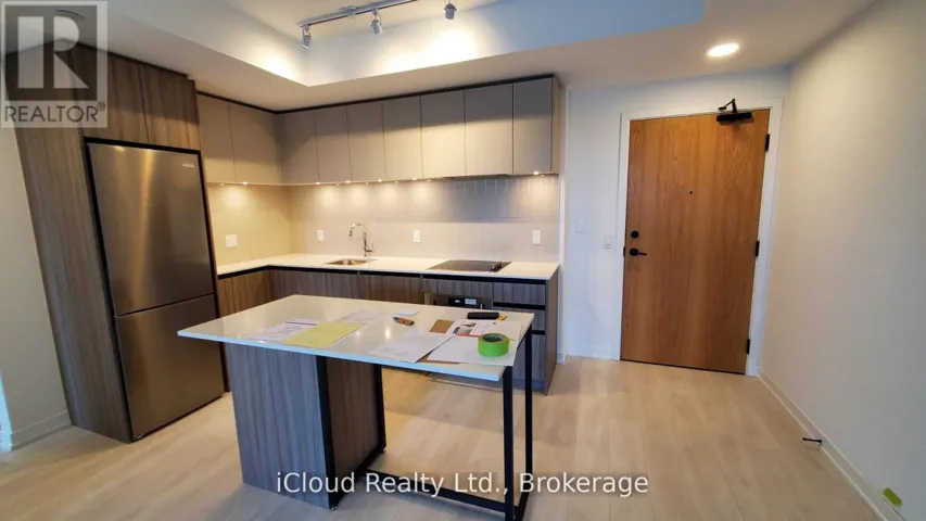 210 - 7950 BATHURST STREET, Vaughan (Beverley Glen), Ontario L4J0L4