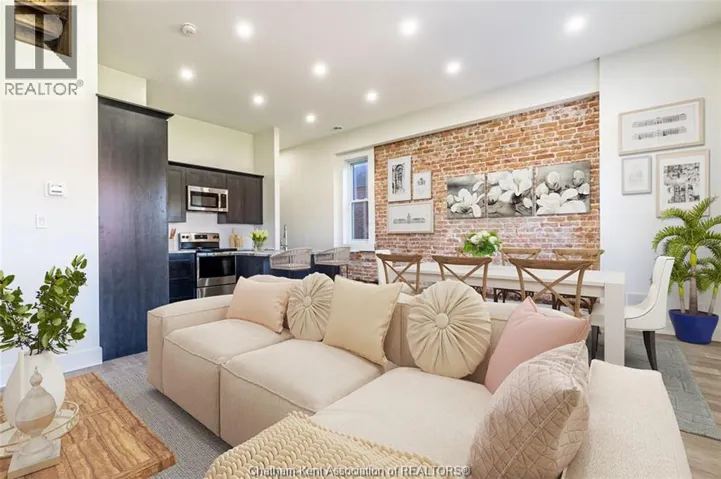 71 KING STREET East Unit# 203, Chatham, Ontario N7M1C7