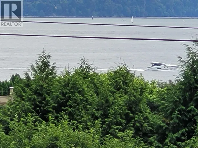 4405 MARINE DRIVE, West Vancouver, British Columbia V7W1N8