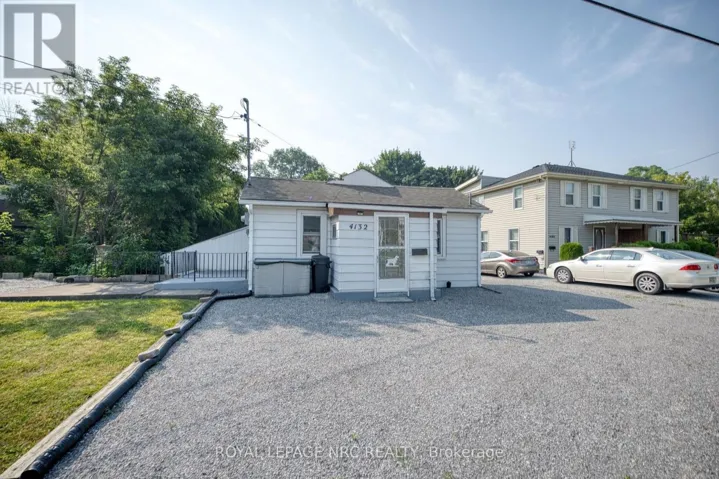4132 CHIPPAWA PARKWAY, Niagara Falls (Chippawa), Ontario L2G6E5