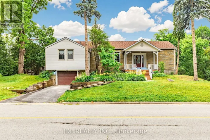 100 ROXBOROUGH ROAD, Newmarket (Gorham-College Manor), Ontario L3Y3L2