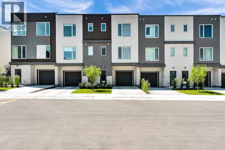 426 Shawnee Square SW, Calgary, Alberta T2Y0W4
