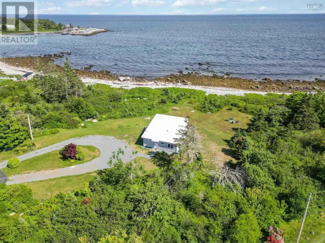 6837 Highway 3, Hunts Point, Nova Scotia B0T1G0