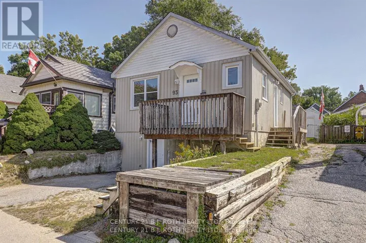93 JOHN STREET, Barrie (Sanford), Ontario L4N2K6