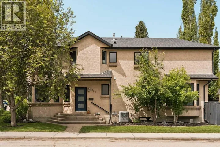 202 26 Avenue NW, Calgary, Alberta T2M2C9