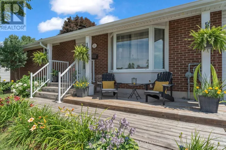 11 CHESTERFIELD DRIVE, Loyalist (Amherstview), Ontario K7N1M3