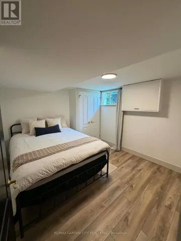 24 LORA STREET, St. Catharines (Vine/Linwell), Ontario L2N3S5