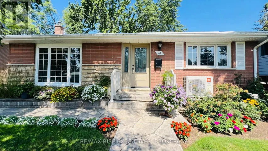 61 CONACHER DRIVE, Kingston (Rideau), Ontario K7K2W5