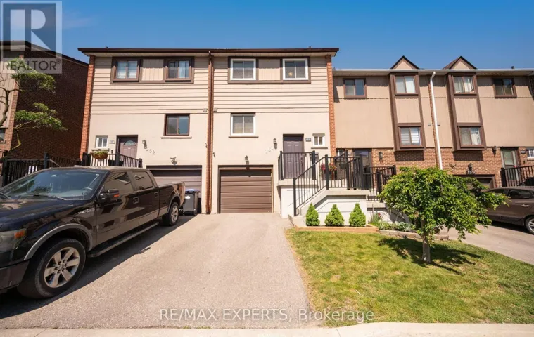15 - 161 MOREGATE CRESCENT, Brampton (Central Park), Ontario L6S3K9