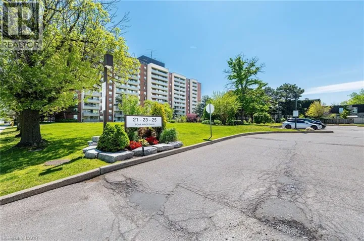 25 FOUR WINDS Drive Unit# 405, Toronto, Ontario M3J1K8