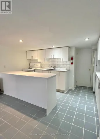 LOWER - 375 PALMERSTON BOULEVARD, Toronto (Palmerston-Little Italy), Ontario M6G2N5