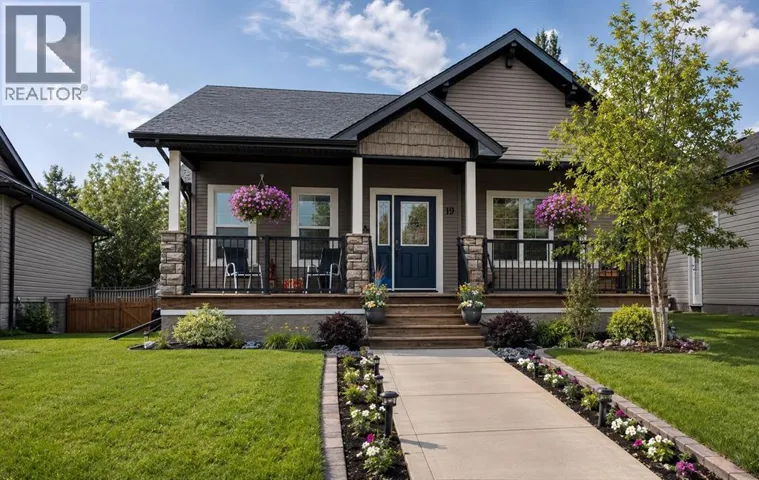19 Lambertson Place, Sylvan Lake, Alberta T4S2P9