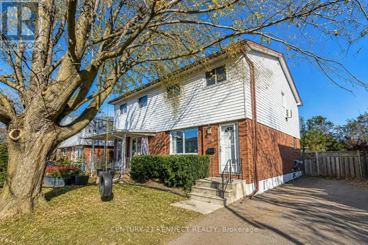 219 BARKLEY CRESCENT, Oshawa (Vanier), Ontario L1J2E7