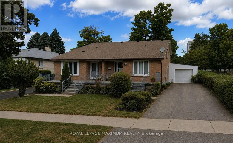 40 BROADOAKS DRIVE, Toronto (York University Heights), Ontario M3J1E6